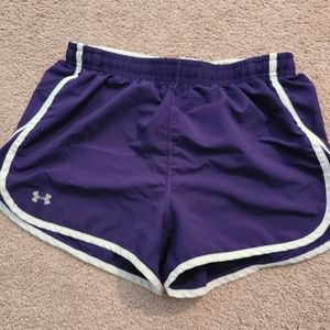 Women Under Armour purple shorts size small